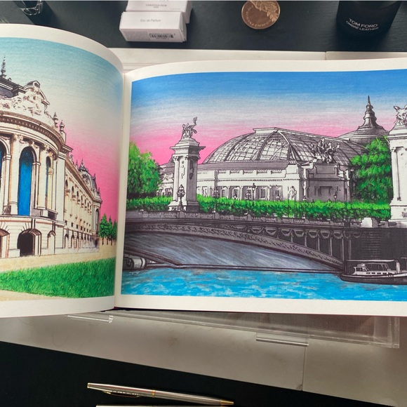 LOUIS VUITTON PARIS BOOK - Picture 2 of 5